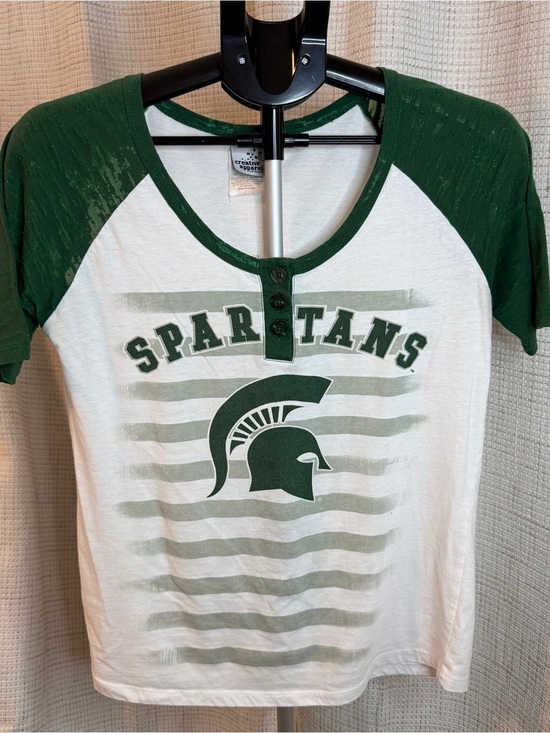 Creative Apparel Concepts Tops - Women’s Spartans Raglan Henley Tee - Green/White